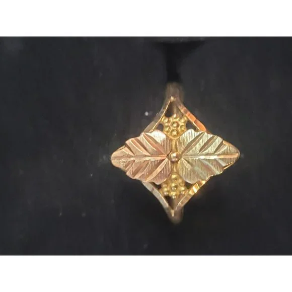 10k gold ring women's size 5.5